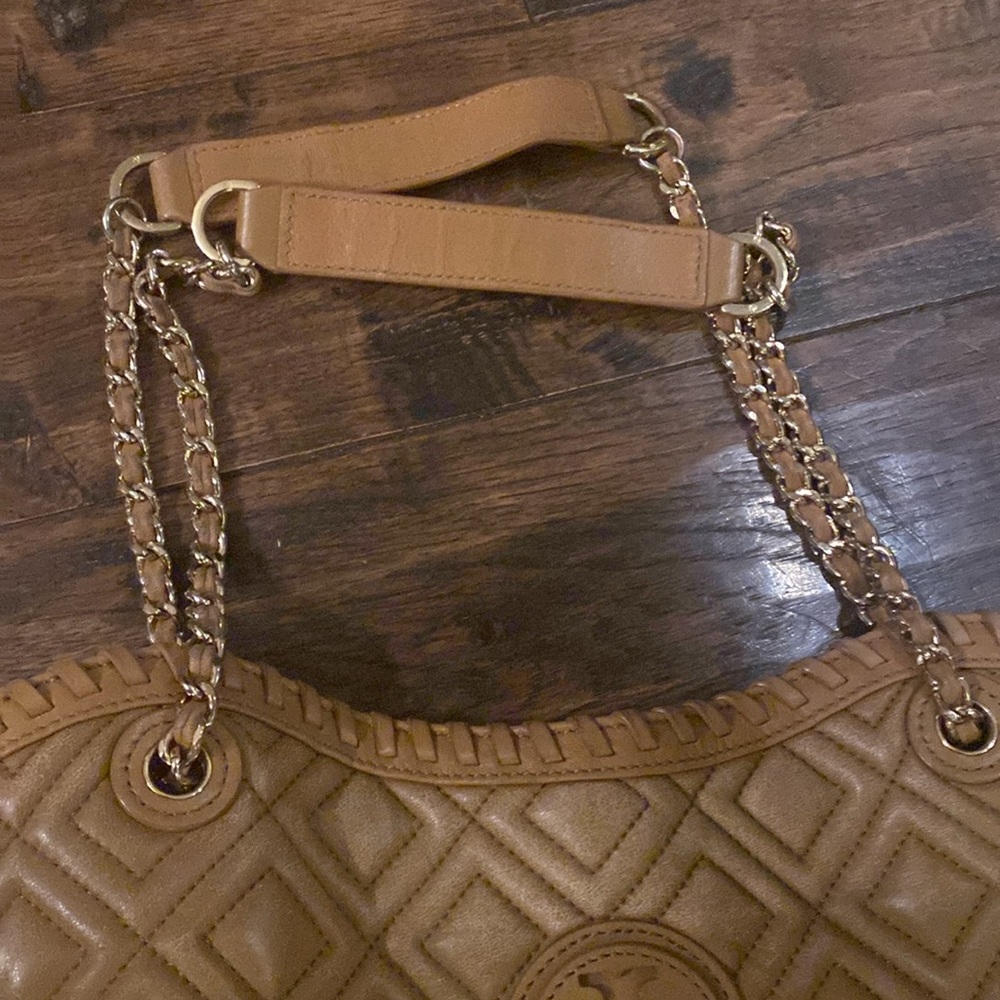 Tory Burch Tan Gold Quilted Shoulder Bag - Picture 4 of 11